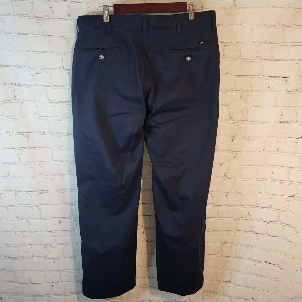 Men's Lee Custom Fit Collection pants, size 34 X 32